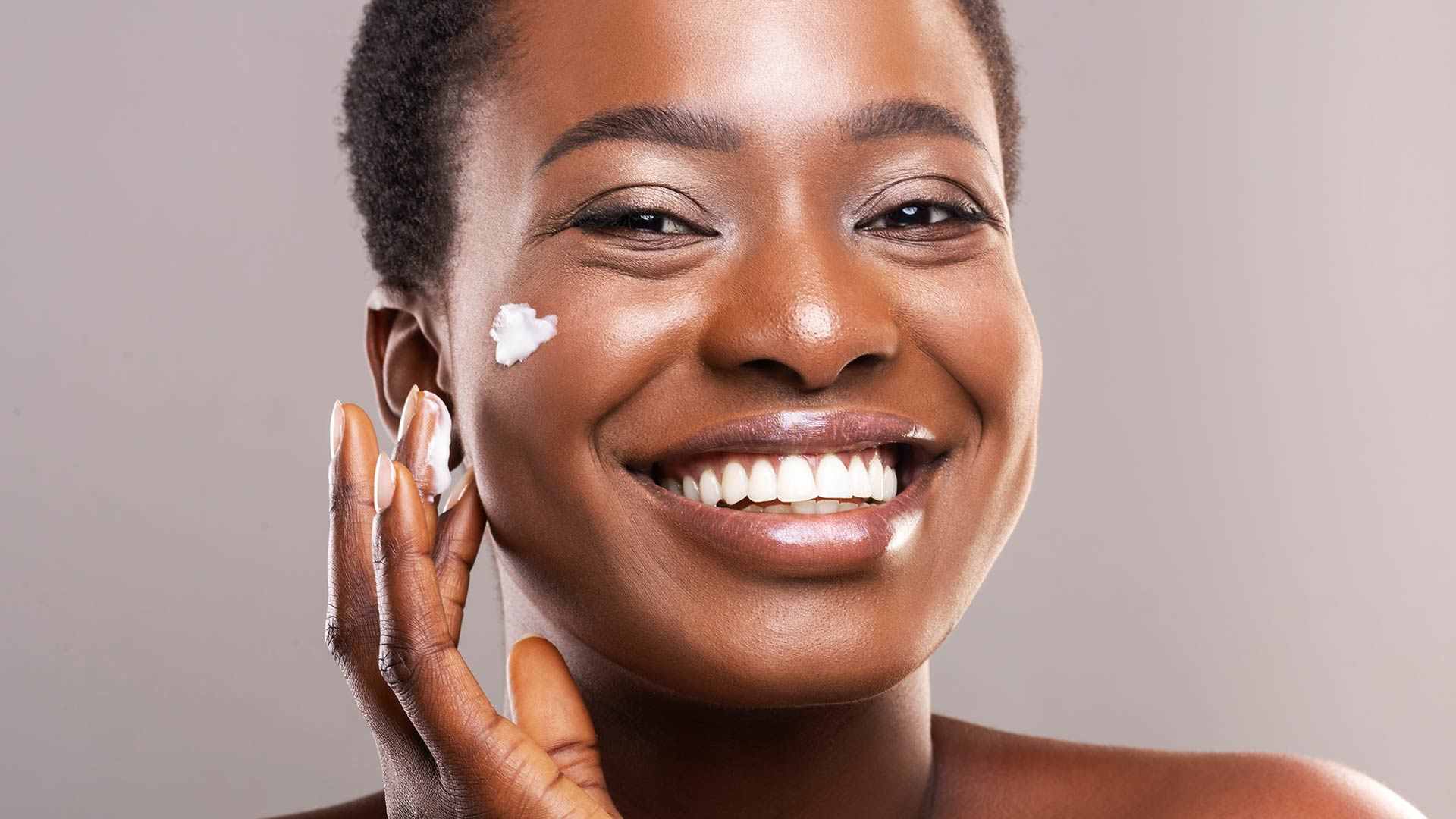 Natural Radiance Unveiled: 5 Daily Practices to Cultivate Bare-Faced Beauty