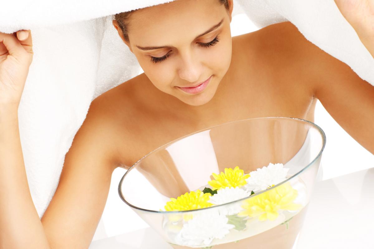 DIY Face Steaming for Fresh & Hydrated Skin